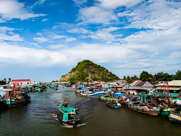Tourist attractions that you cannot miss when visit the South of Vietnam