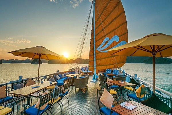 How to get the amazing tour Hanoi to Halong Bay 2 days
