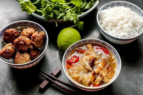 Top 10 Dishes for Ho Chi Minh Food Tour