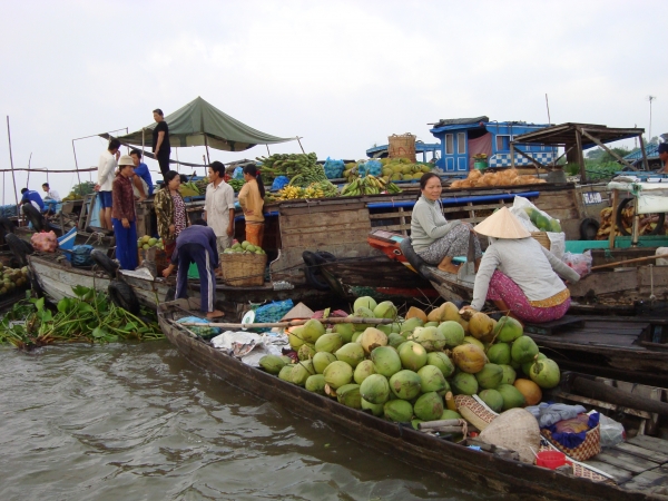 Cai-Be-Floating-Market