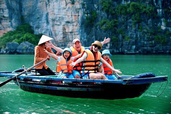family-holiday-in-vietnam