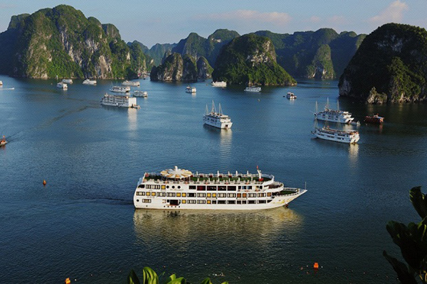 north vietnam tours halong bay cruise (2)