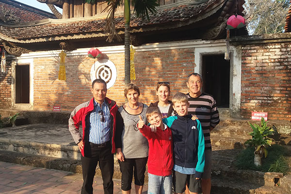 family-trip-to-vietnam (5)