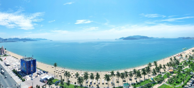 For the summer holiday, beaches are the most ideal stop. Photo by Duy Huy Dao on Unsplash