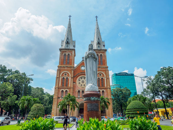 Vietnam war Ho chi minh city notre dame