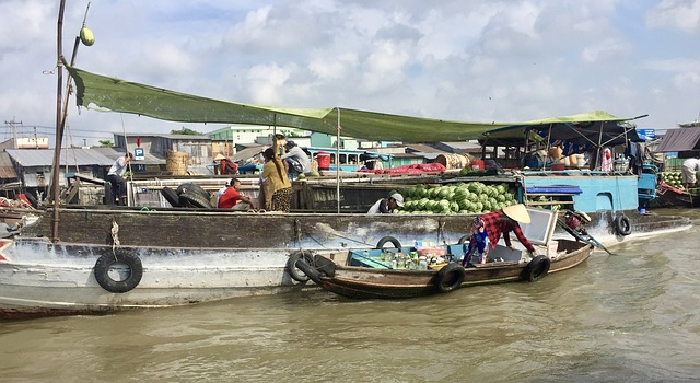 floating market mekong delta vietnam how to - cai rang