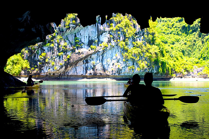 kayaking in vietnam halong