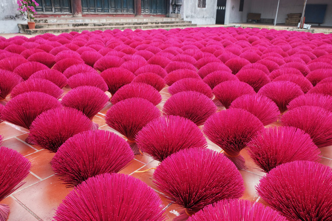 Quang Phu Cau Incense Making hanoi traditional villages